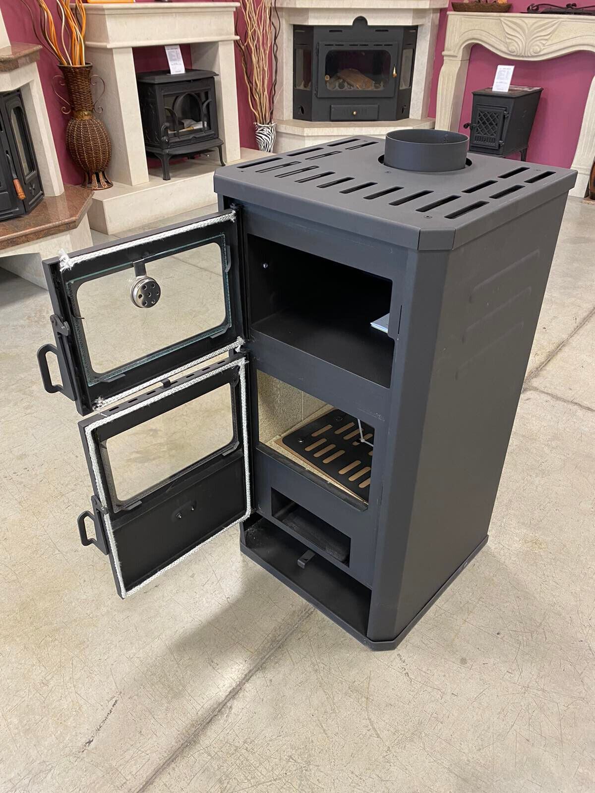 Prity FM D — Side view with open doors