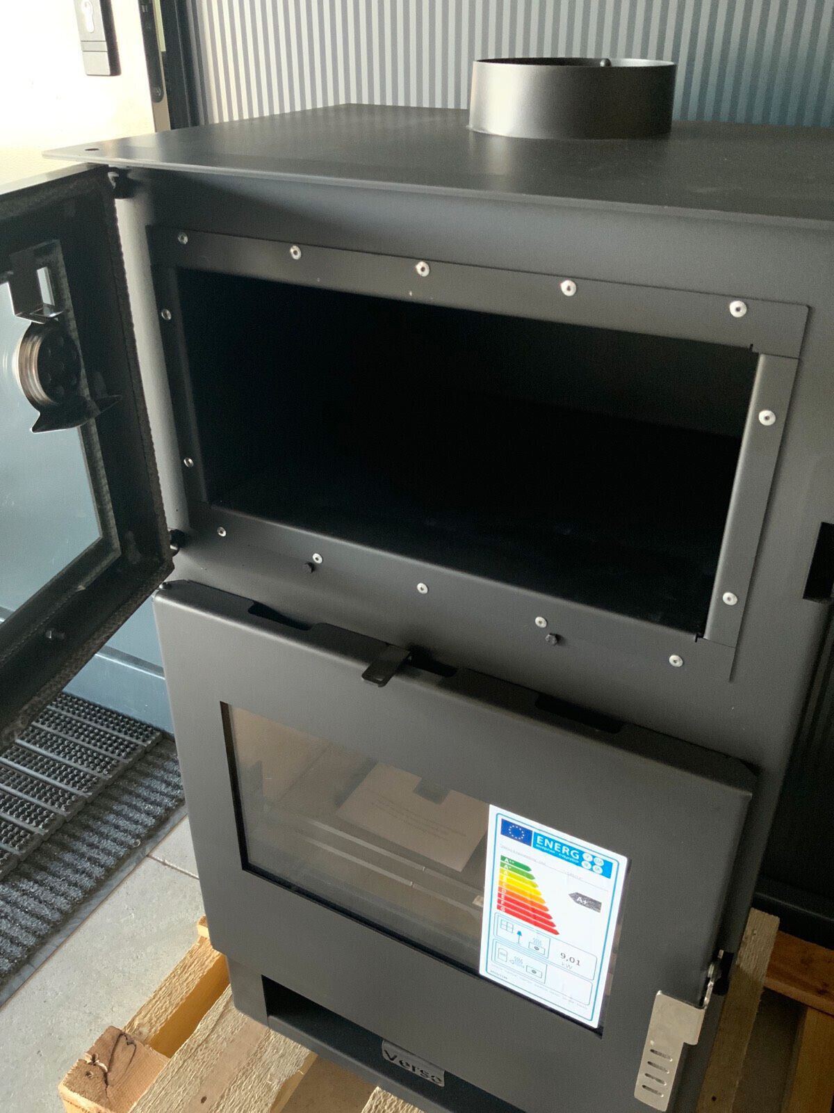Verso F — oven interior