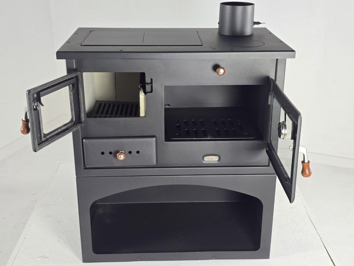 Prity 1 P34 — Open oven and firebox doors