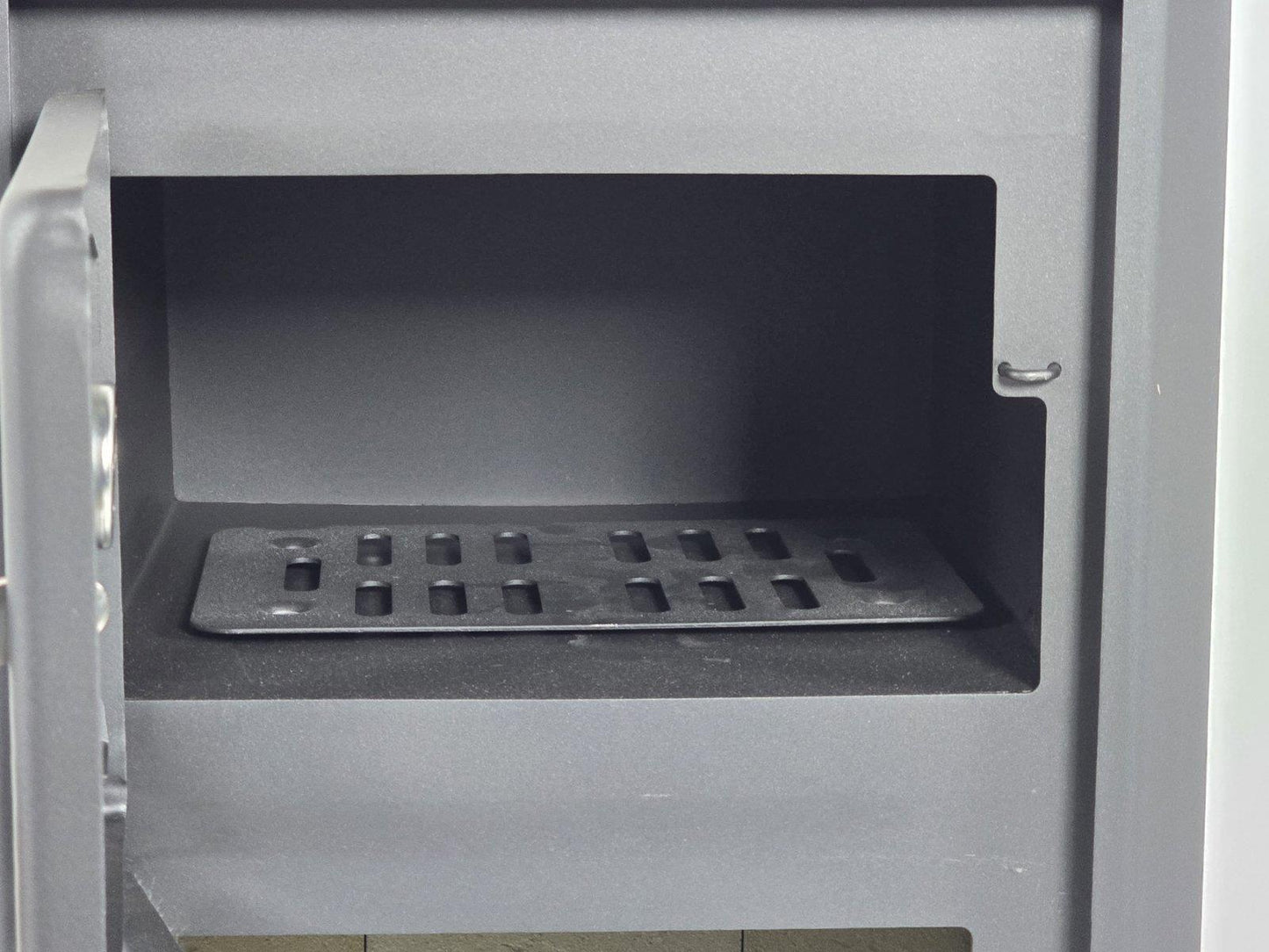 Prity FM — Oven interior