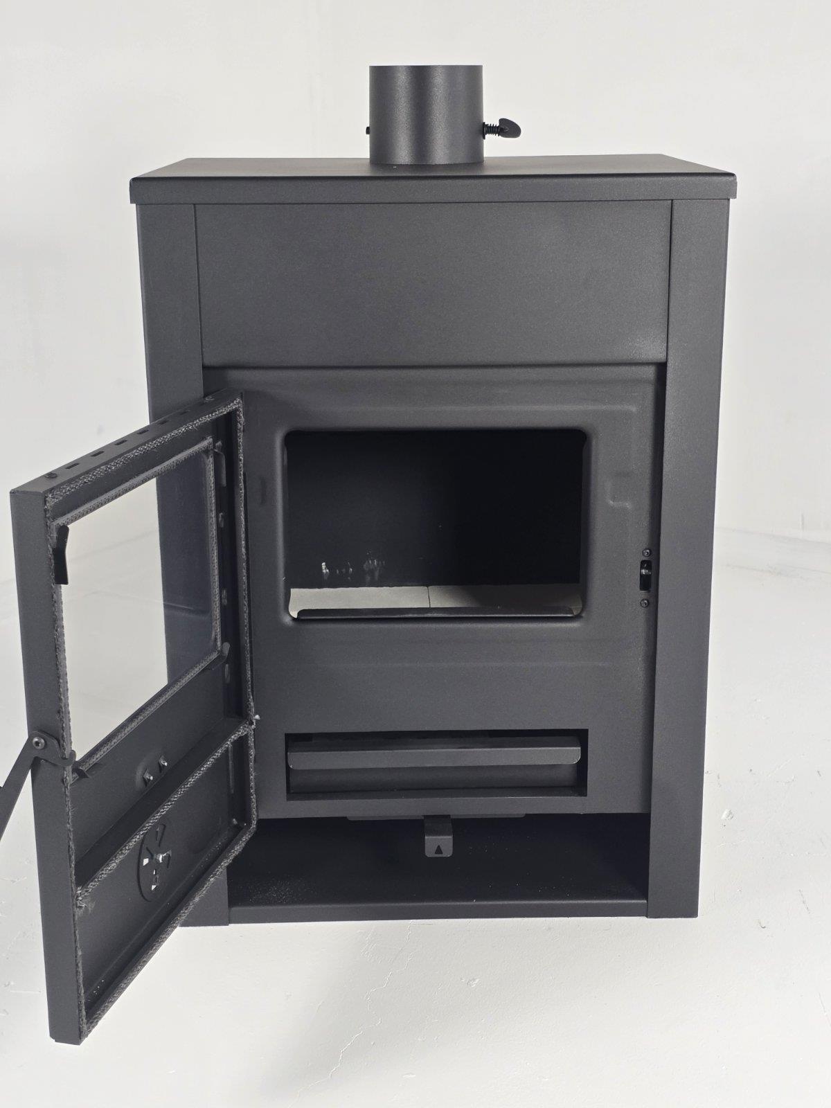 PRITY K13 D — Open door and firebox