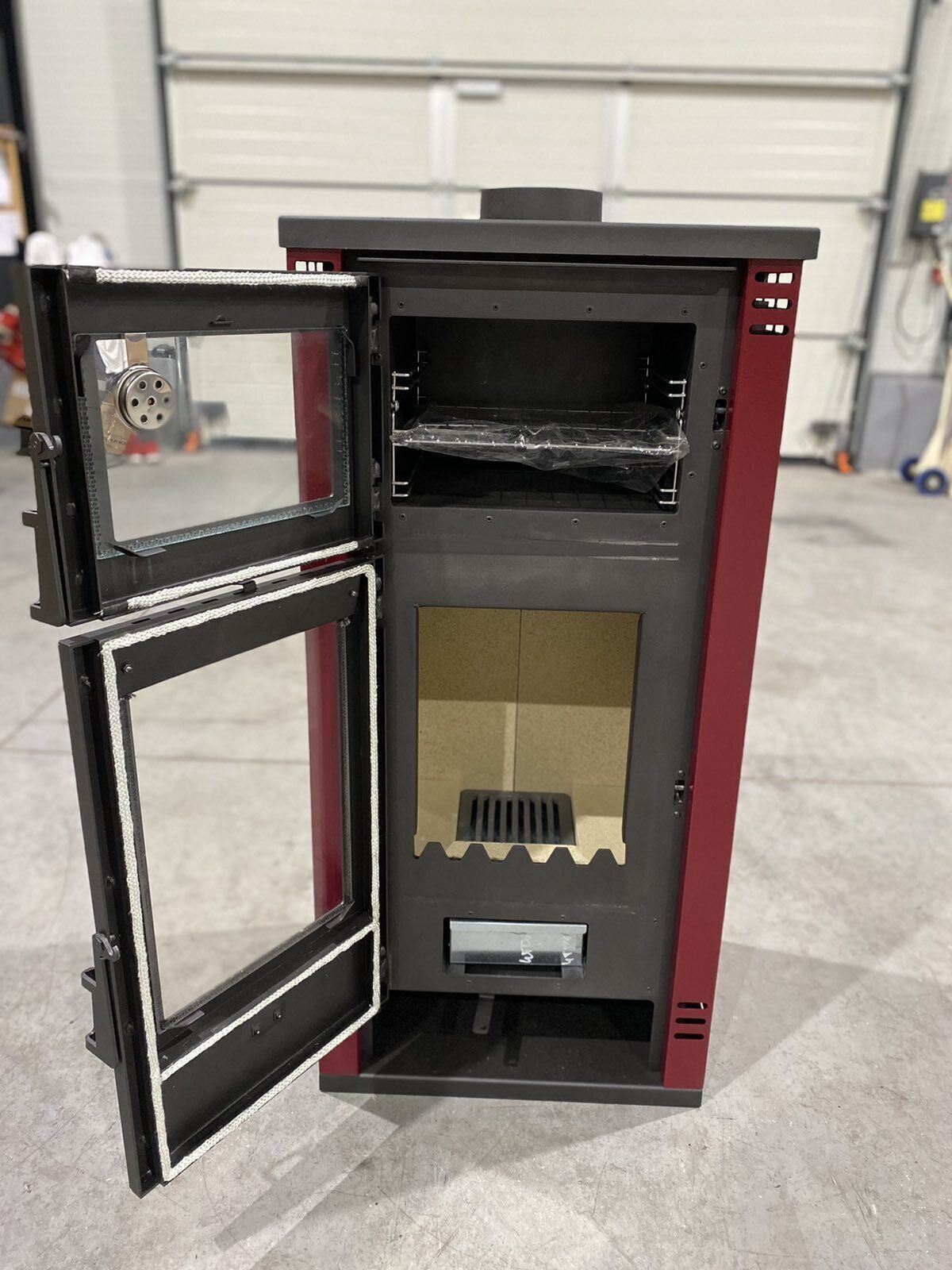 Prity K2 GT F — Open oven and firebox doors