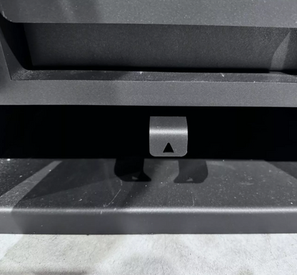 PRITY KOP D — Ash drawer handle detail