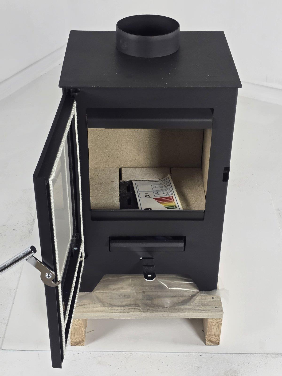 Victoria-05 Parma L — Open firebox and top flue outlet