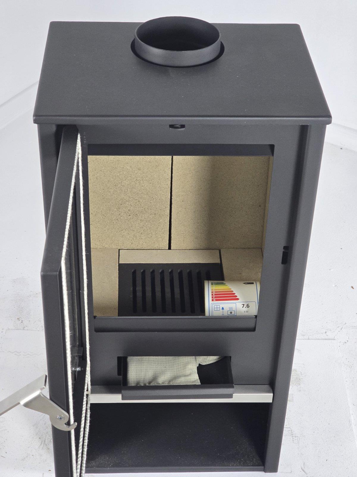 Victoria-05 Capri — firebox, grate and top flue outlet